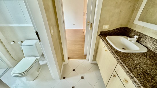 APARTAMENTO AMPLO NO BATEL