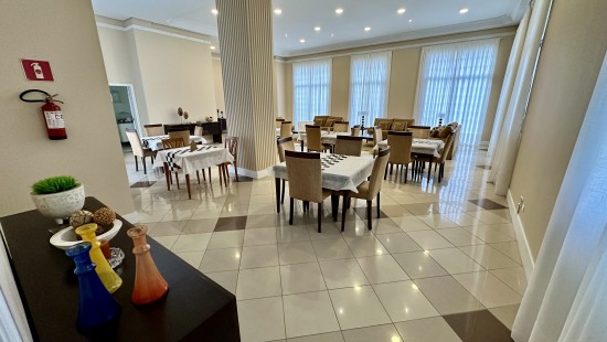 APARTAMENTO AMPLO NO BATEL