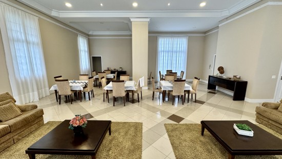 APARTAMENTO AMPLO NO BATEL