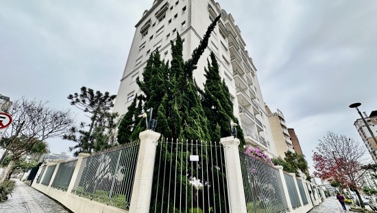 APARTAMENTO AMPLO NO BATEL