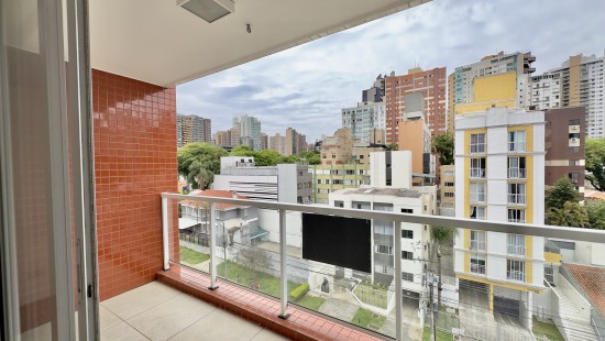 AMPLO APARTAMENTO ÁGUA VERDE