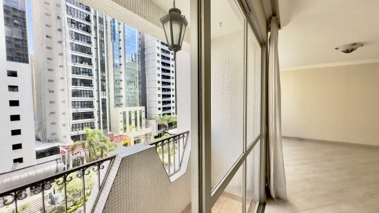 APARTAMENTO NO BAIRRO BATEL