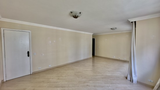 APARTAMENTO NO BAIRRO BATEL